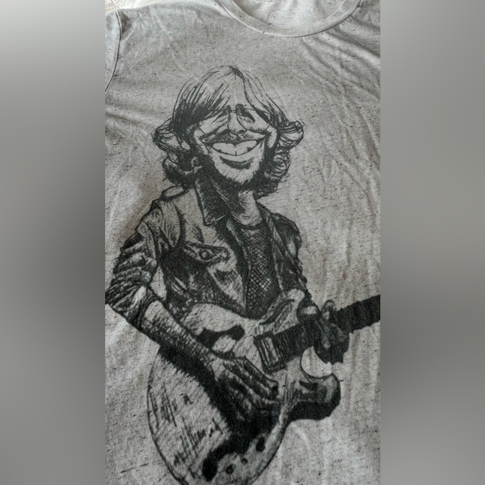 Trey Anastasio of Phish oatmeal colored Xl Tshirt